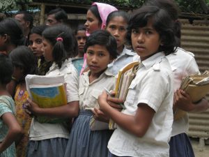 Flickorna efter skolan i Bangladesh